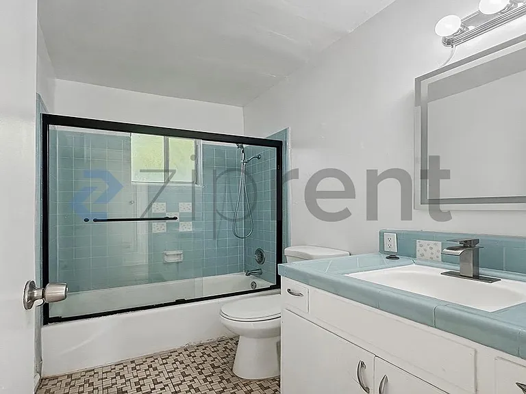 132 W 18th St #2 — Photo 14