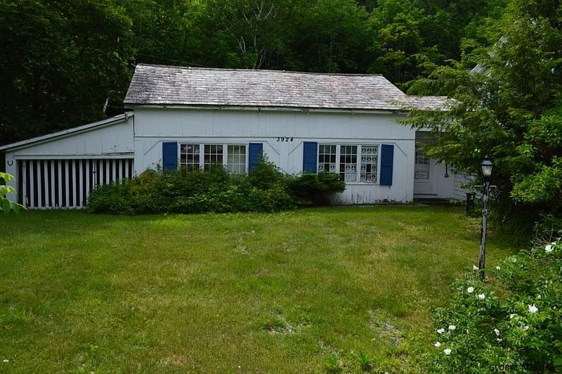 4th image of 3923 KENT HOLLOW Road