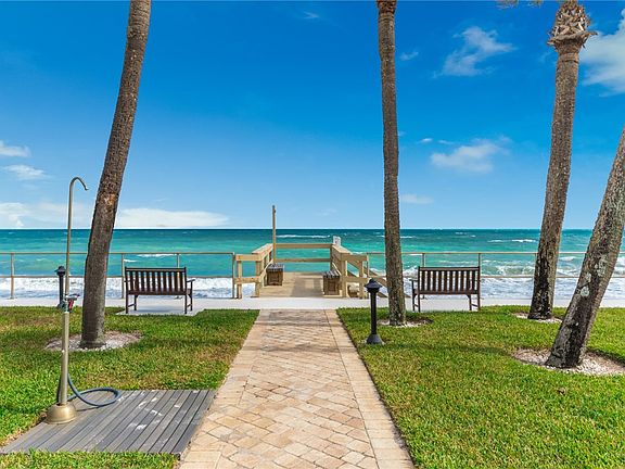 4th image of 3554 Ocean Dr #Penthouse 2n