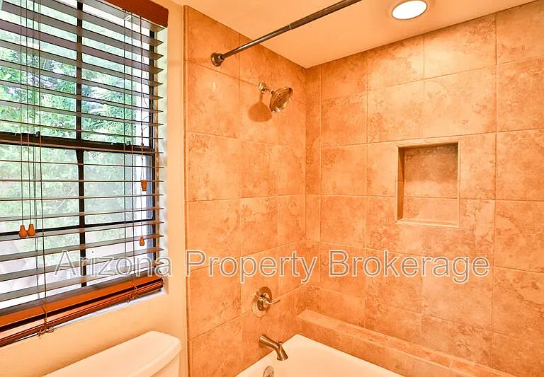 7557 N Dreamy Draw Dr #212 — Photo 10