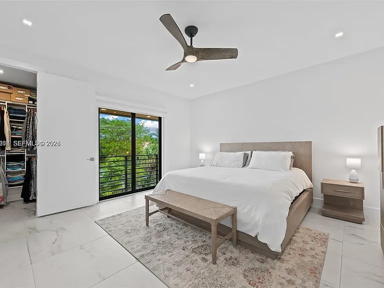 1056 N Victoria Park Rd — Photo 12