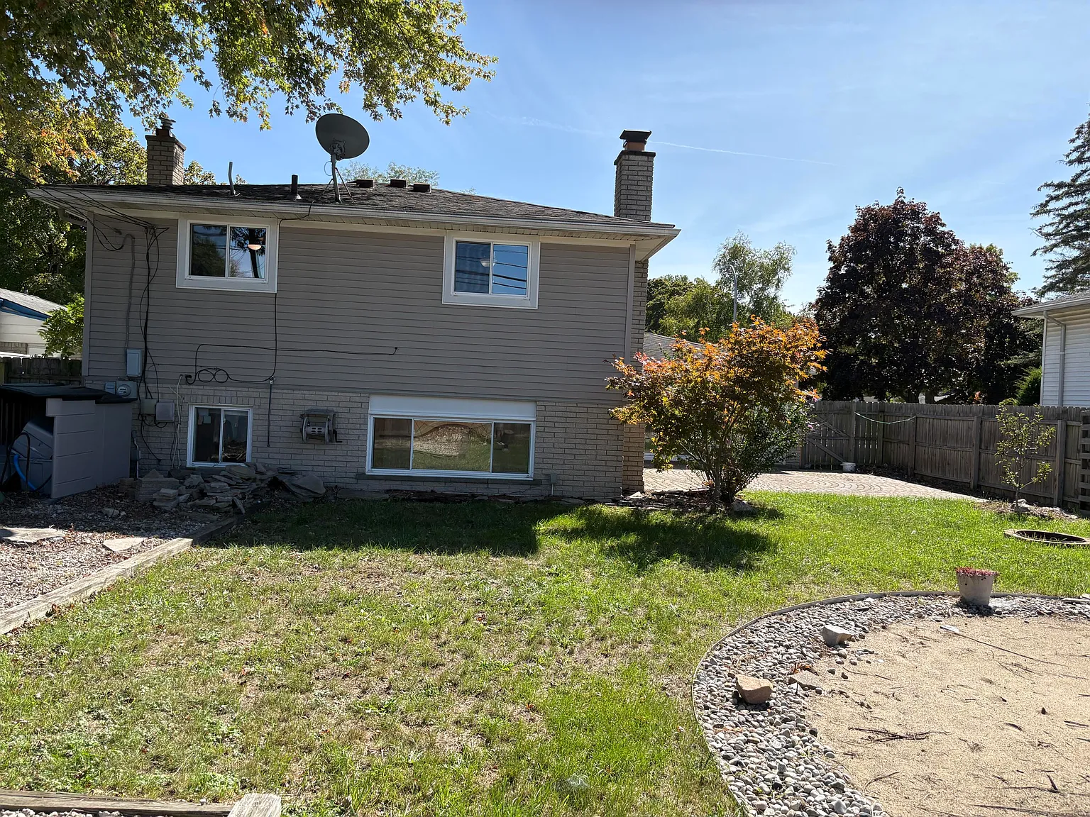 4 bed, 2.0 bath, 1558 sqft, $1,950 — Photo 4