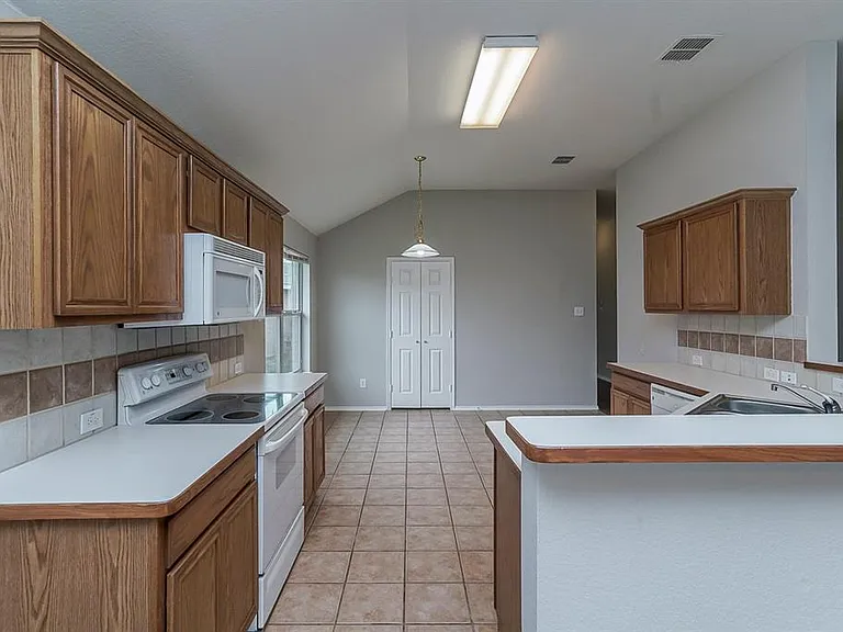 8448 Prairie Fire Dr — Photo 25