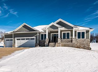 16308 Country View Ct, Dubuque, IA 52002