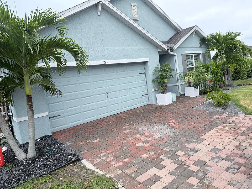 222 SW 29th St