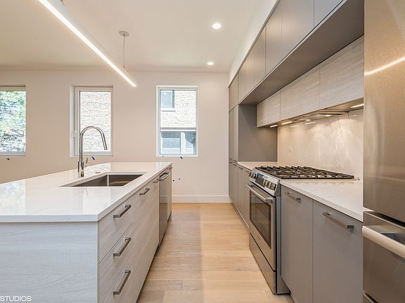 5th image of 4906 N Kenmore Ave #2N