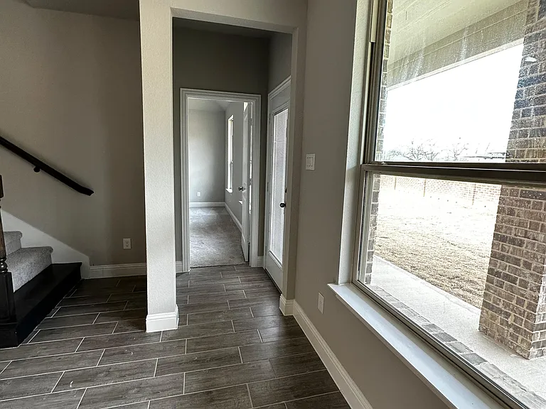 454 Oliver Ct — Photo 8