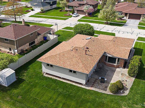 3rd image of 11717 Brookview Ln
