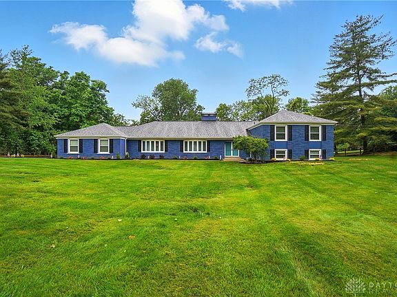 3rd image of 8415 Crestdale Ct