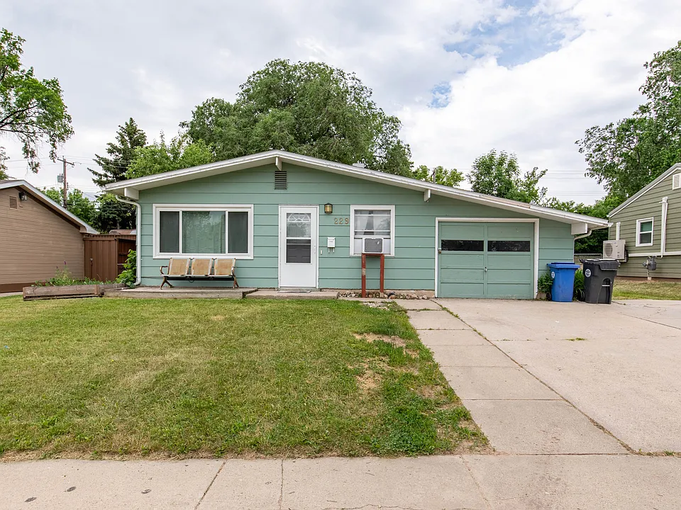 229 E Fairmont Blvd