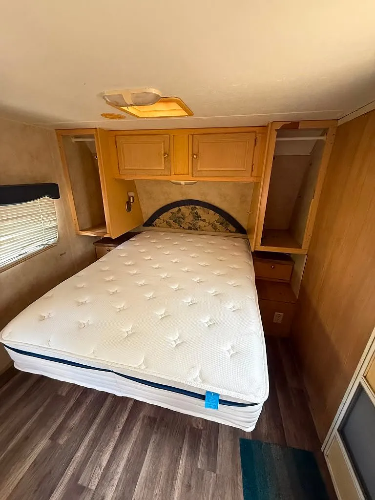 RV for Sale - 10 Minutes to the Beach - Daytona, FL - Financing Available — Photo 3