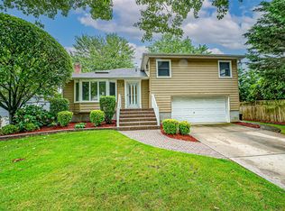 1818 Wilson Ave, Merrick, NY 11566