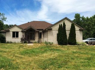 7390 Broadbridge Rd, Cottrellville, MI 48039