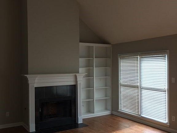 2nd image of 865 E Tropicana Dr