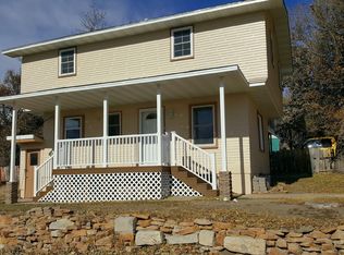 202 7th Ave, Newcastle, WY 82701