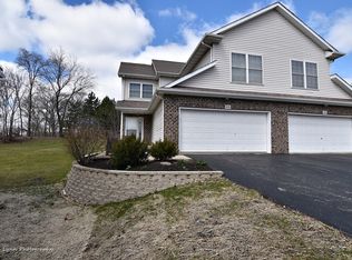 416 Kammes Ct, West Chicago, IL 60185