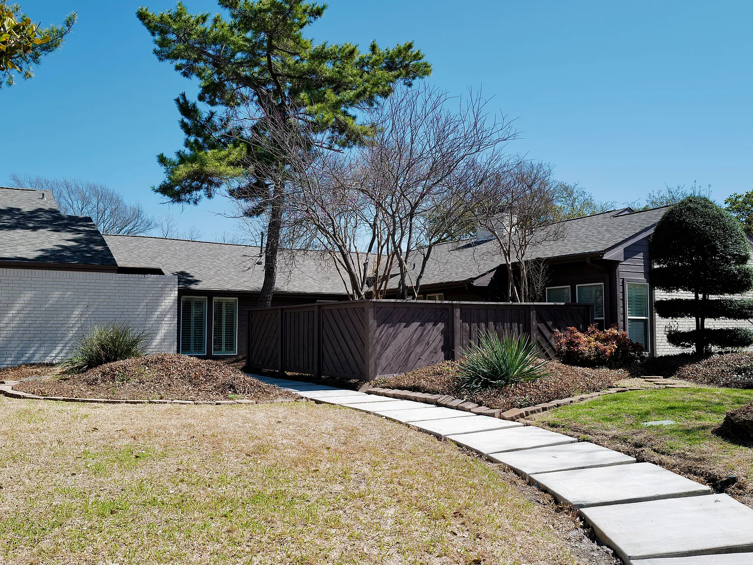 3 bed, 1664 sqft, $3,980 — Photo 3