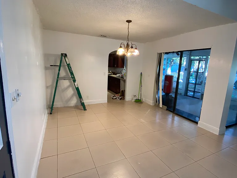 Trophy Ln — Photo 8