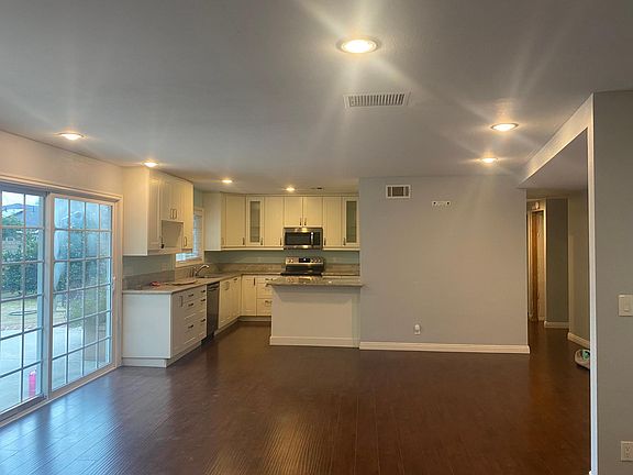2nd image of 808 E Van Bibber Ave