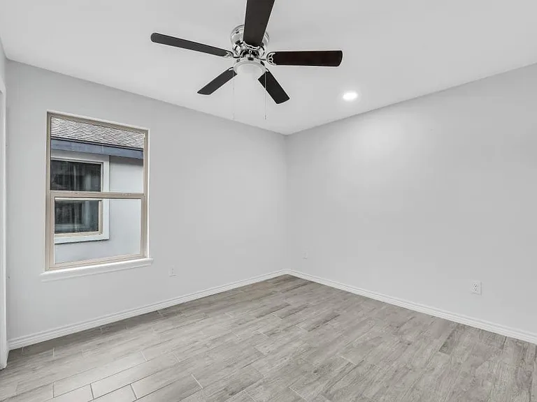 1001 W Sunset Valley St — Photo 4