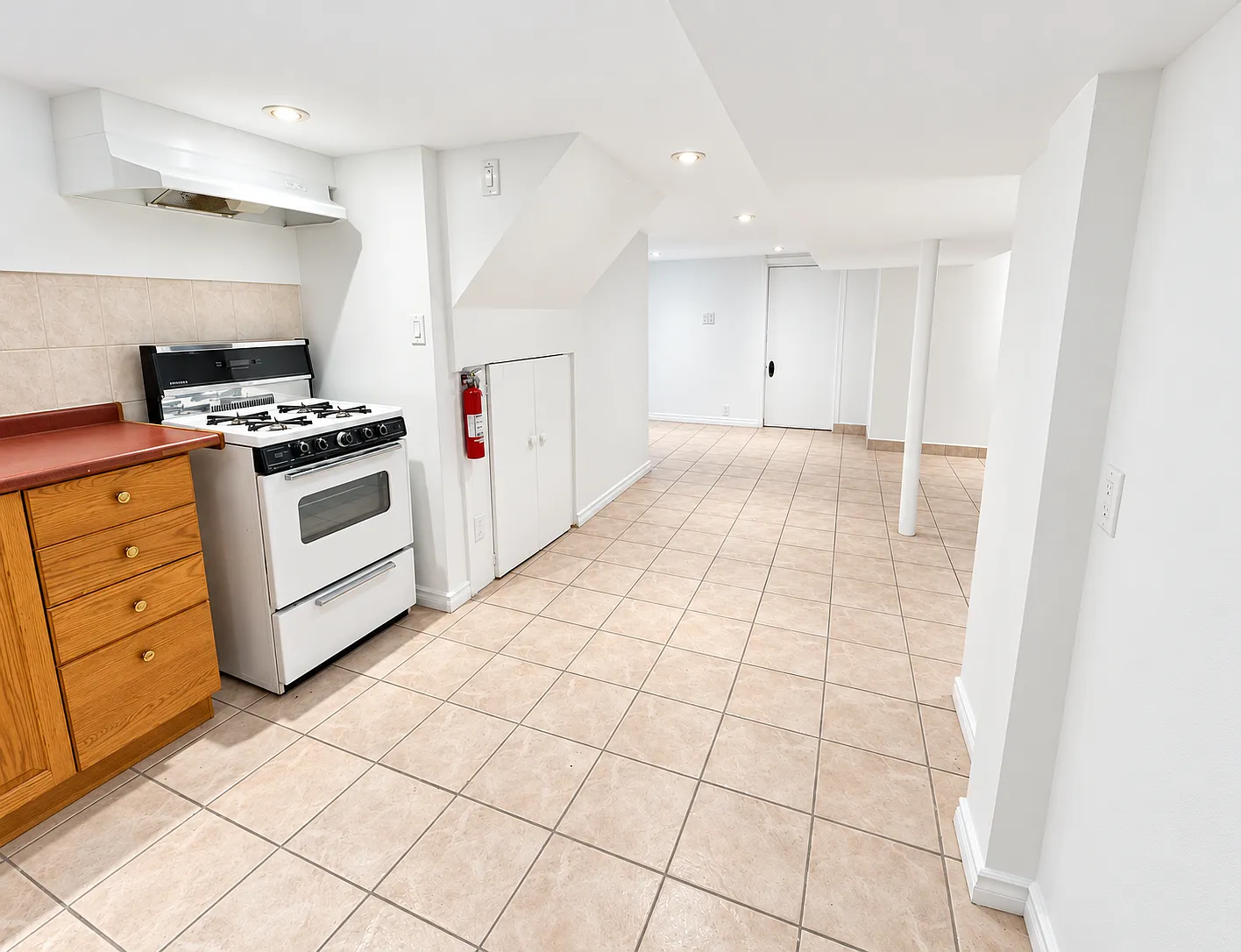 272 Stinson Cres - Basement — Photo 3