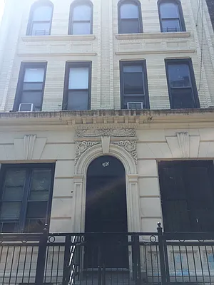 Rented by EXR | media 27