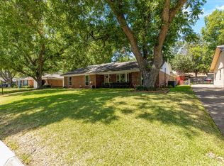 3900 Carman Dr, Benbrook, TX 76116