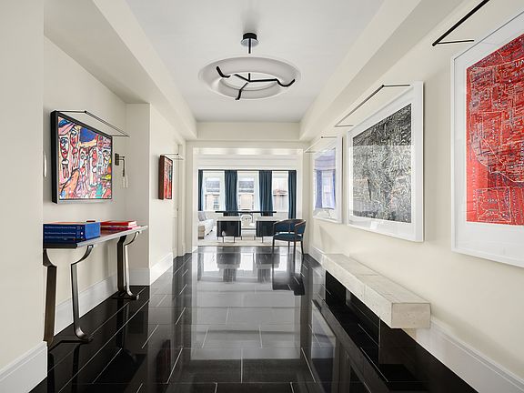 3rd image of 15 W 81st St #6F