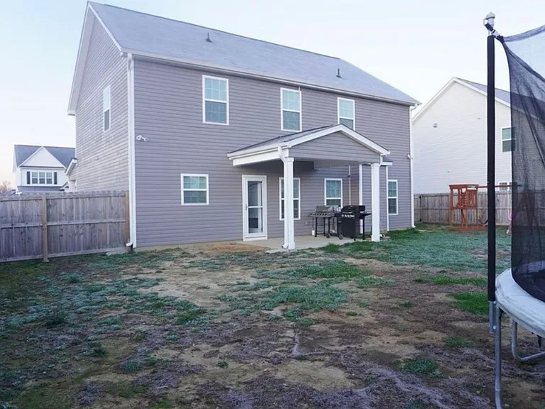 1661 Stackhouse Dr — Photo 2
