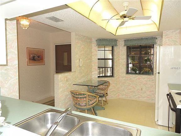5th image of 401 Pine Hollow Cir #401
