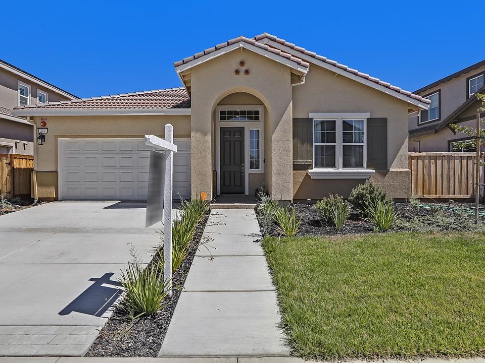 1st image of 349 Heron Way