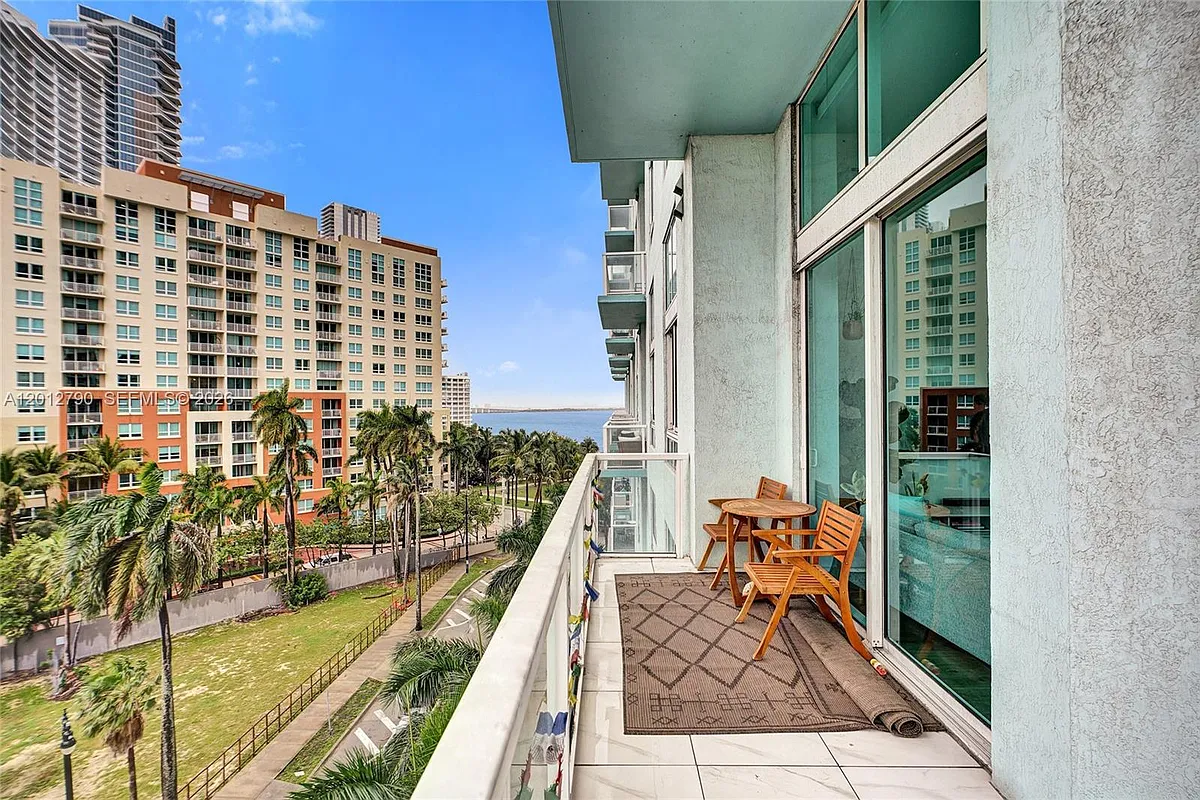 Building Photo - 1900 N Bayshore Dr #816