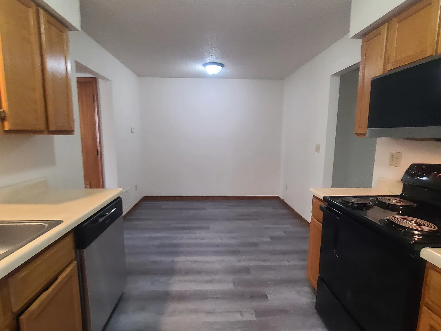 1 bed, 800 sqft, $795 — Photo 2