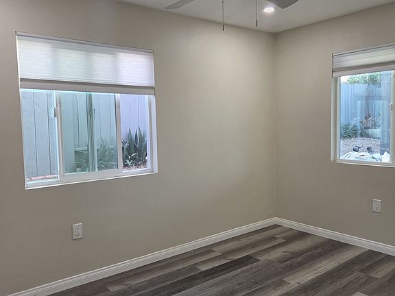 3rd image of 4676 Doliva Dr