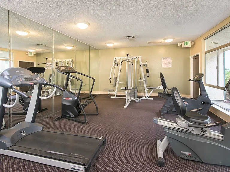 Santa Teresa Apartments — Photo 10