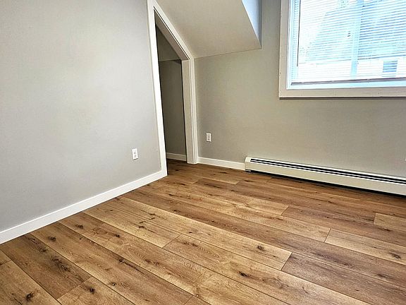 5th image of 202 East Ave #2