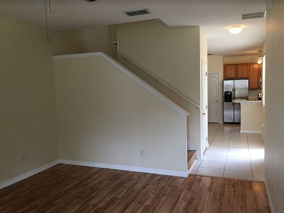 5th image of 13033 Center Square Dr