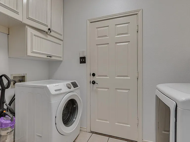 2800 Cherry Spring Ct — Photo 32