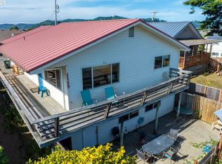 1125 Winchester Ave, Reedsport, OR 97467