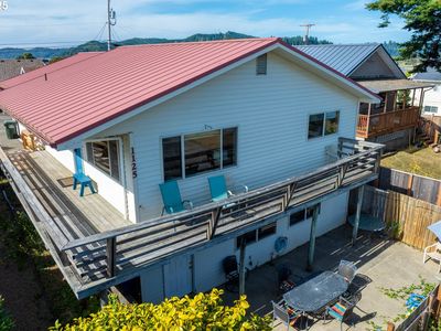 1125 Winchester Ave, Reedsport, OR, 97467