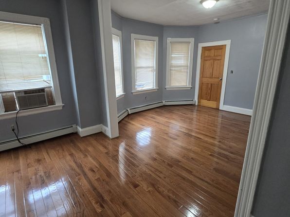 12 Gladstone St APT 1