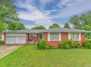 4220 Tuxedo Blvd, Bartlesville, OK 74006