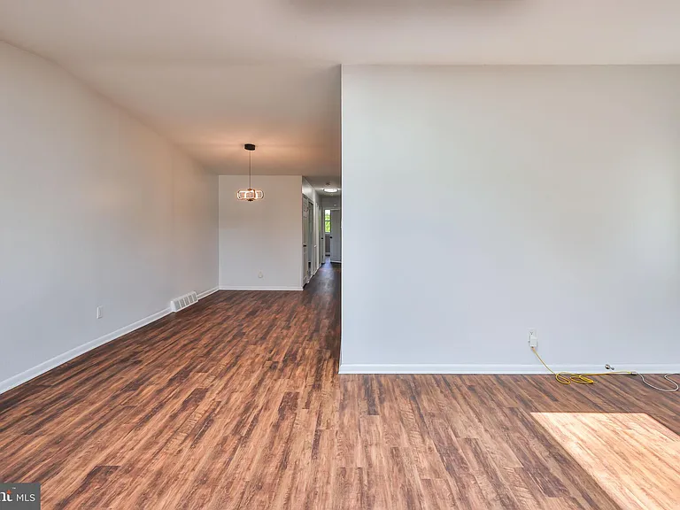 9898 Wistaria St — Photo 20