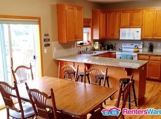 684 August Dr, Chaska, MN 55318