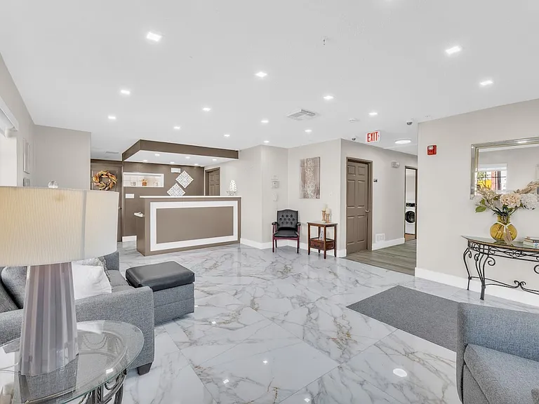 The Amian Residence — Photo 12