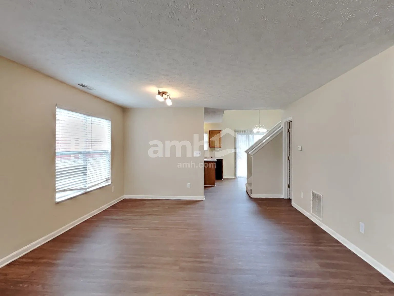 5 bed, 2.5 bath, 2805 sqft, $2,515 — Photo 4