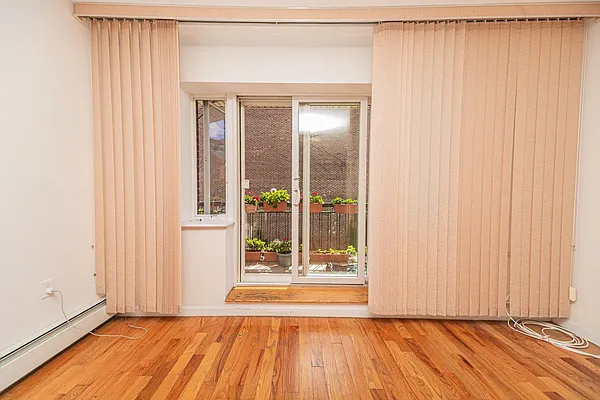 Sold by Maximillion Realty, Inc. | media 21