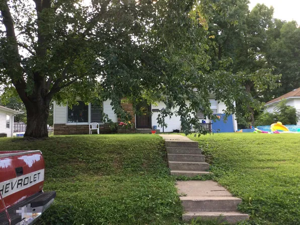 303 S 27th St, Lexington, MO 64067