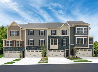 7 Questover Dr, Greenville, SC 29607