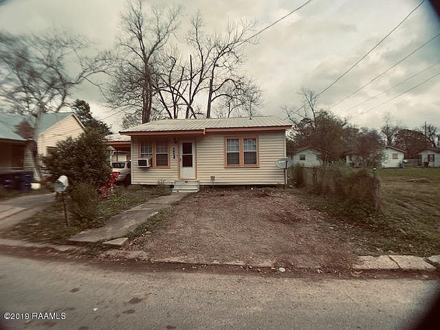 1st image of 419 E Leonard Ave